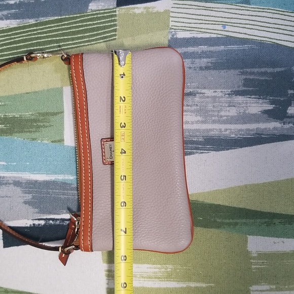 Dooney And Bourke Pebbled Leather Wristlet In Taupe Like New - Picture 3 of 12